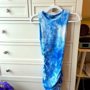 Blue tie dye sleeveless fitted dress.